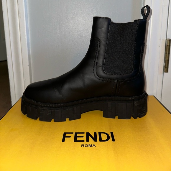 Leather Fendi Boots with FF logo on trim! - Picture 3 of 11